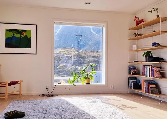 Two-story With Private Deck Lägenhet