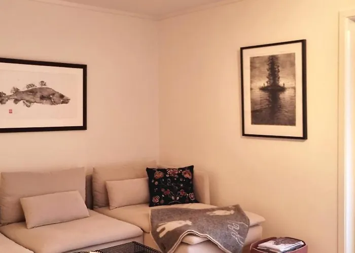 Lägenhet Two-story With Private Deck Ballstad