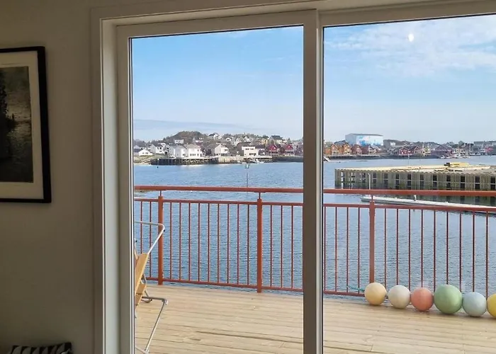 Two-story With Private Deck * 巴尔斯塔